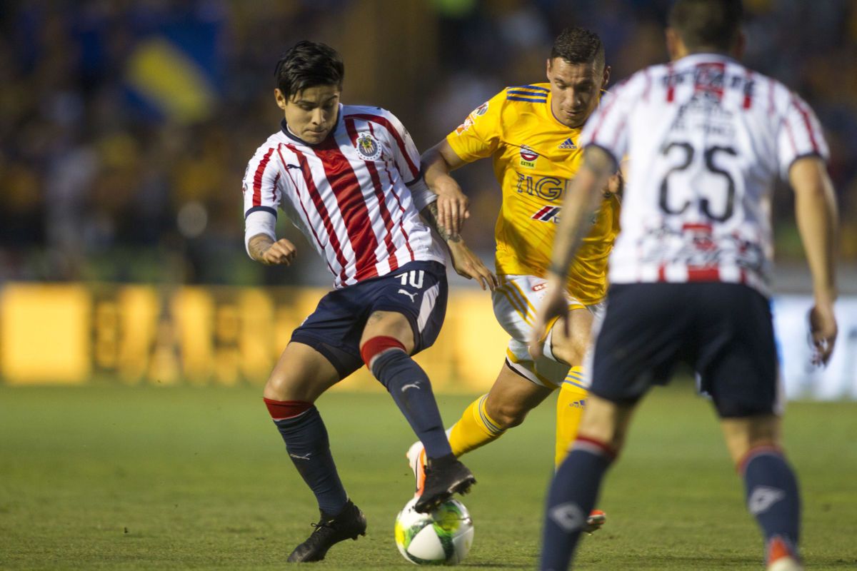 fbl-mex-tigres-chivas-5ce99527b8544d5e2700001f.jpg