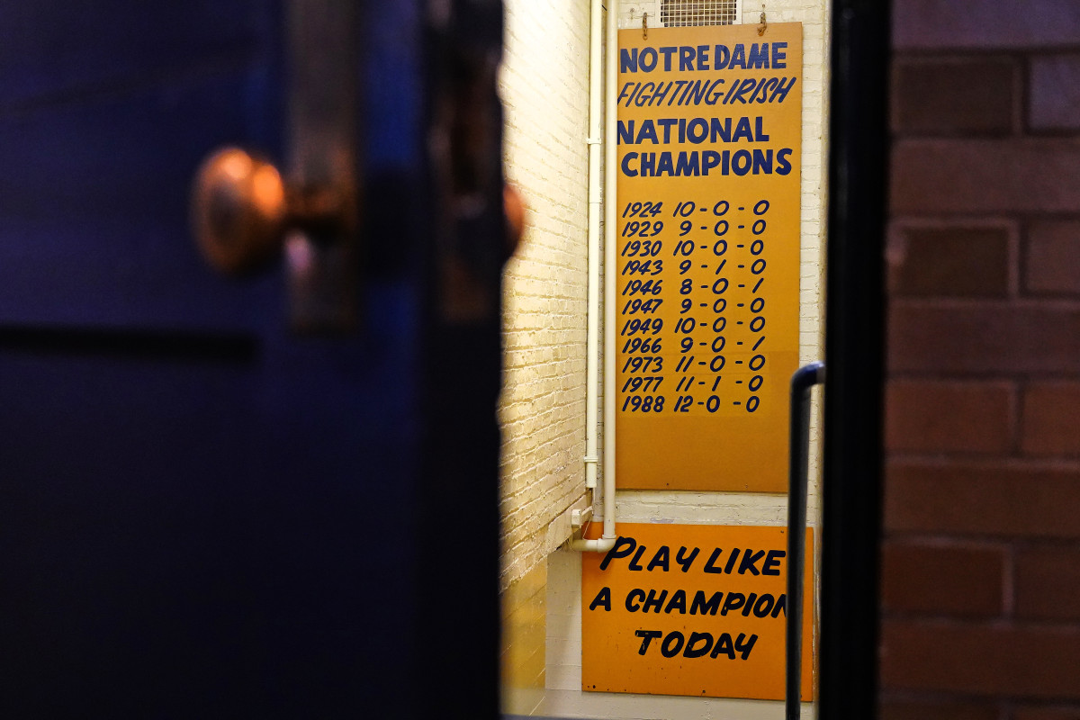 Notre_Dame_Blue_Gold_00017.JPG