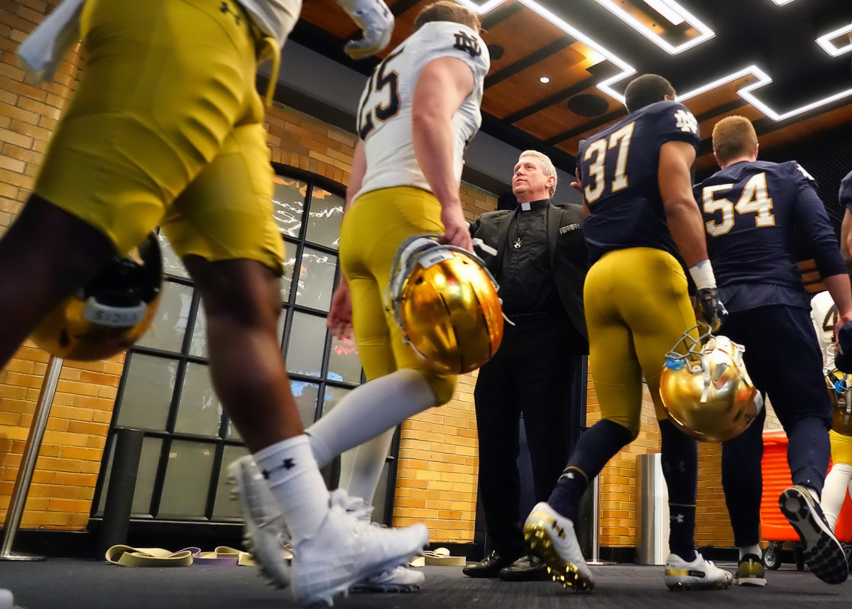 Notre_Dame_Blue_Gold_00015.JPG