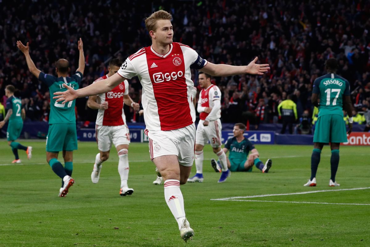 fbl-eur-c1-ajax-tottenham-5d134bd907e3b04426000014.jpg