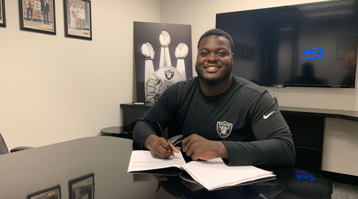 Last Chance U Star Ronald Ollie Signs With Oakland Raiders As UFA 