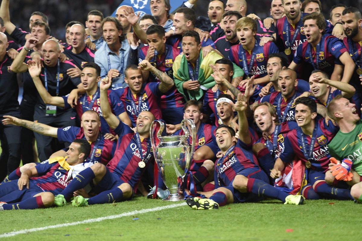 fbl-eur-c1-juventus-barcelona-final-trophy-5d10c61c96ebdc8ebf000001.jpg