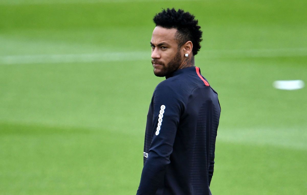 topshot-fbl-fra-ligue1-psg-training-5d68d8a4badfd63f58000001.jpg