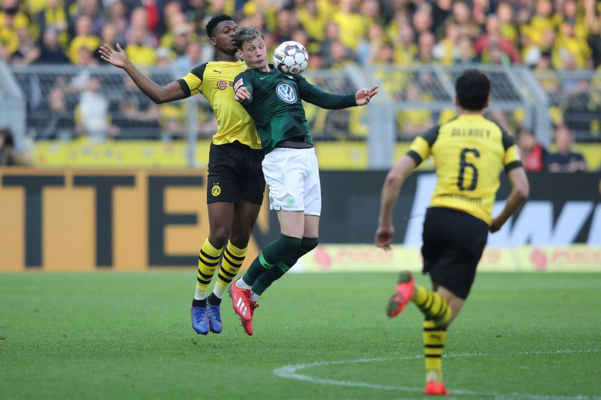 borussia-dortmund-v-vfl-wolfsburg-bundesliga-5c9f99ea2e4316c3bc000003.jpg