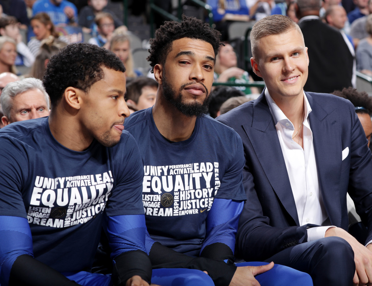 kristaps_porzingis_mavericks_trade_.jpg
