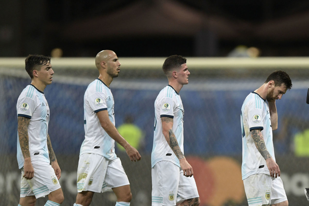 topshot-fbl-copa-america-2019-arg-col-5d0625cda412bdd123000011.jpg