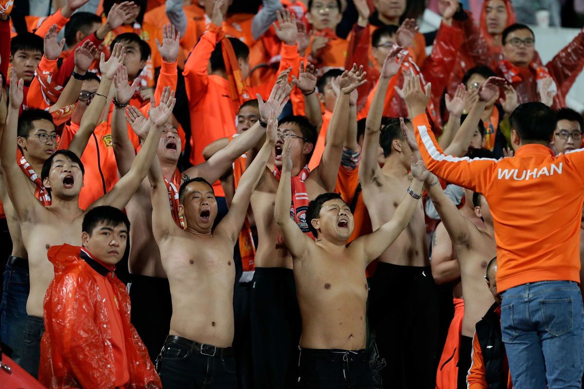 wuhan-zall-v-meizhou-hakka-china-soccer-league-champion-ceremony-5c6d7a4700b8201350000006.jpg