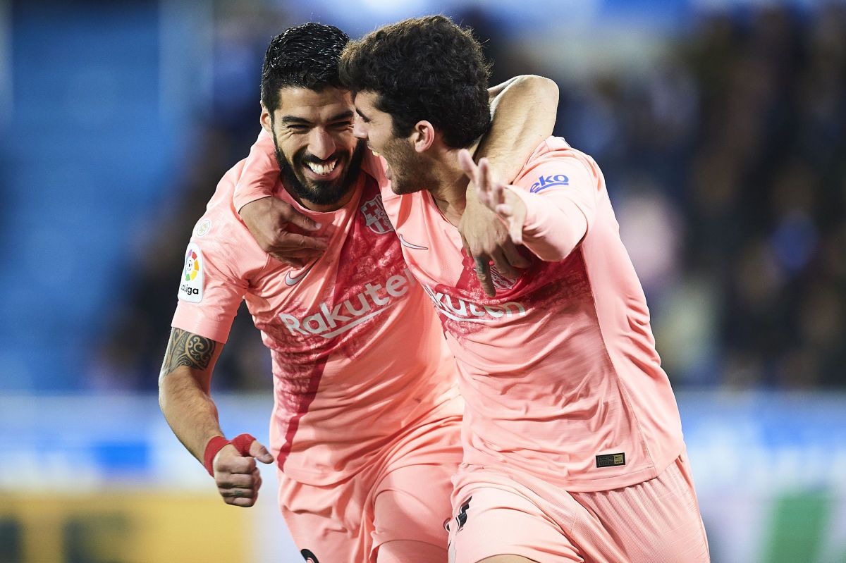 deportivo-alaves-v-fc-barcelona-la-liga-5cc313b6d60884aac0000002.jpg