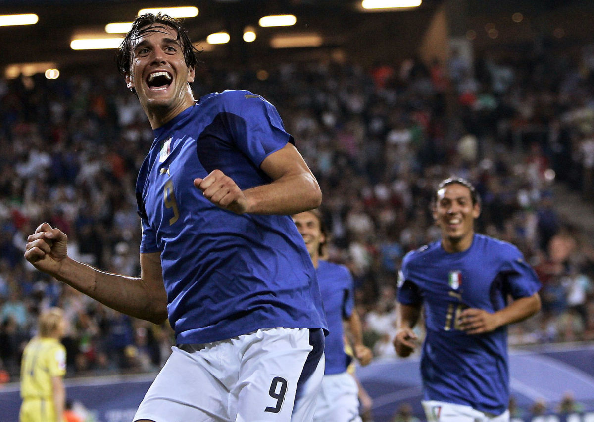 italian-forward-luca-toni-celebrates-aft-5d247763e1a4d48594000010.jpg