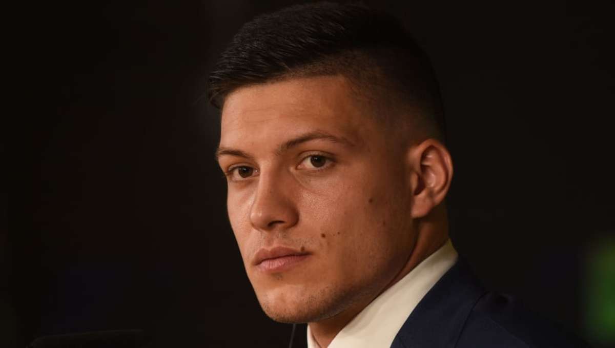 real-madrid-unveil-new-signing-luka-jovic-5d5e6666d177307bb400000e.jpg