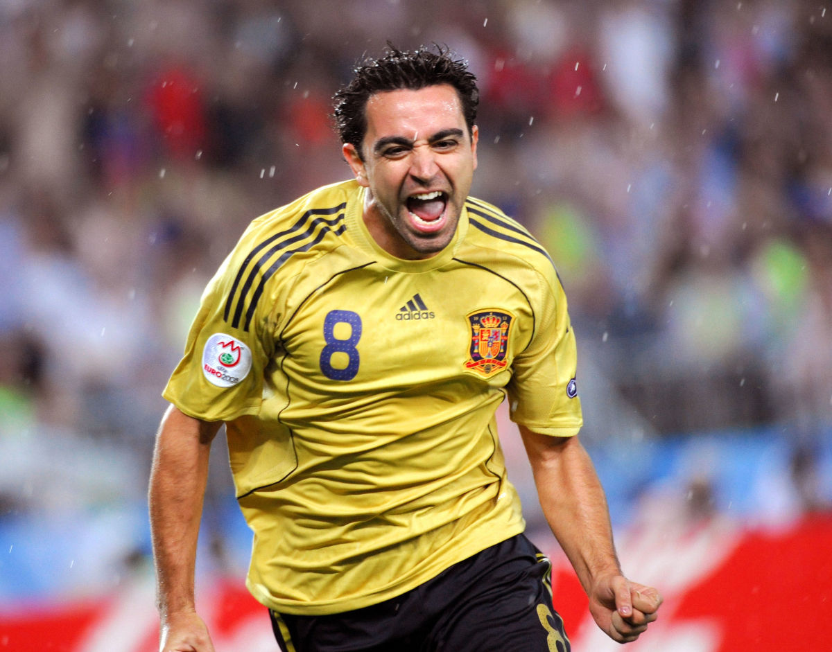 spanish-midfielder-xavi-hernandez-celebr-5c4b55f82e4e3cec8b000006.jpg