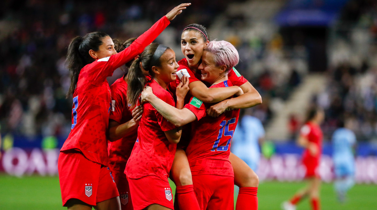 The united states women's national team begin their quest for a fourth successive olympic gold medal on wednesday, and new zealand will be their first obstacle in rio de janeiro. 2016 Us Women's Soccer Team Roster . Uswnt Olympic Roster Projection Who Makes Cut For Tokyo 2020 Sports Illustrated