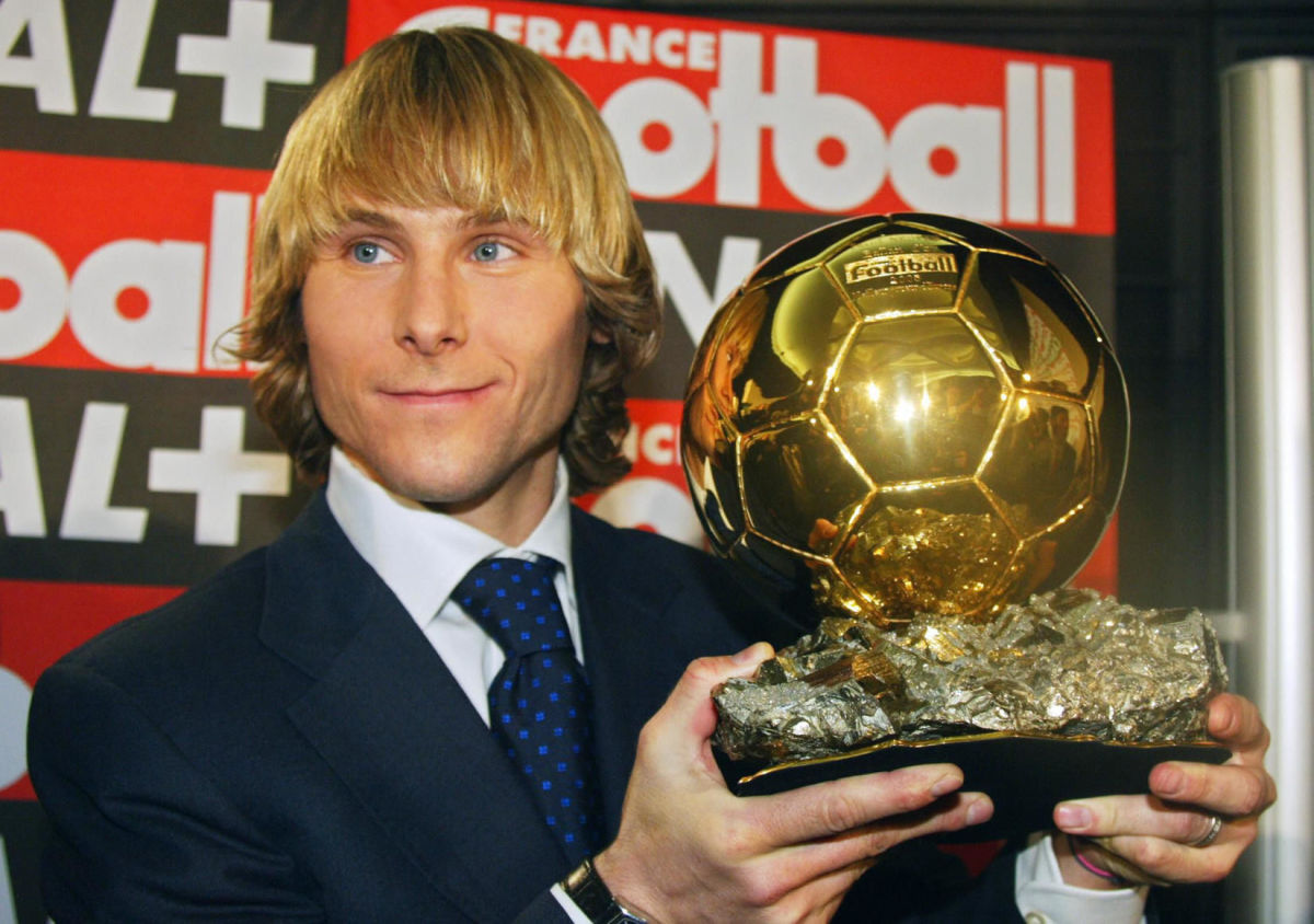 juventus-midfielder-pavel-nedved-poses-5d24a44620503c4d6f000001.jpg