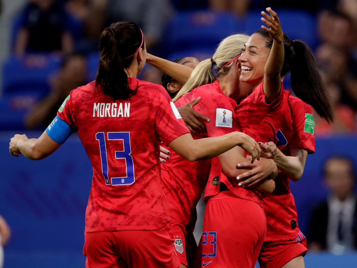 press-goal-morgan-usa-england.jpg