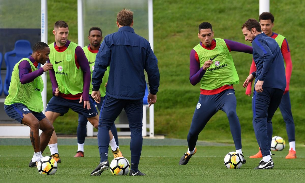 fbl-wc-2018-qualifier-eng-training-5d85eaa153416d929c000001.jpg
