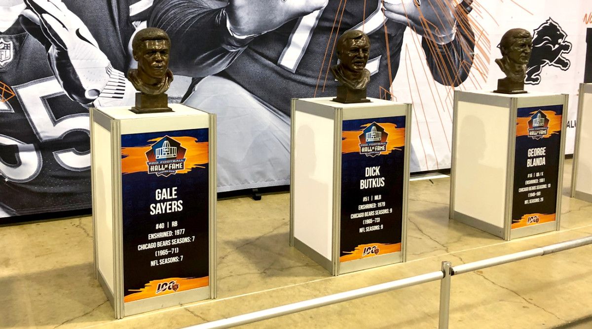 bears-100-hall-of-fame-busts.jpg