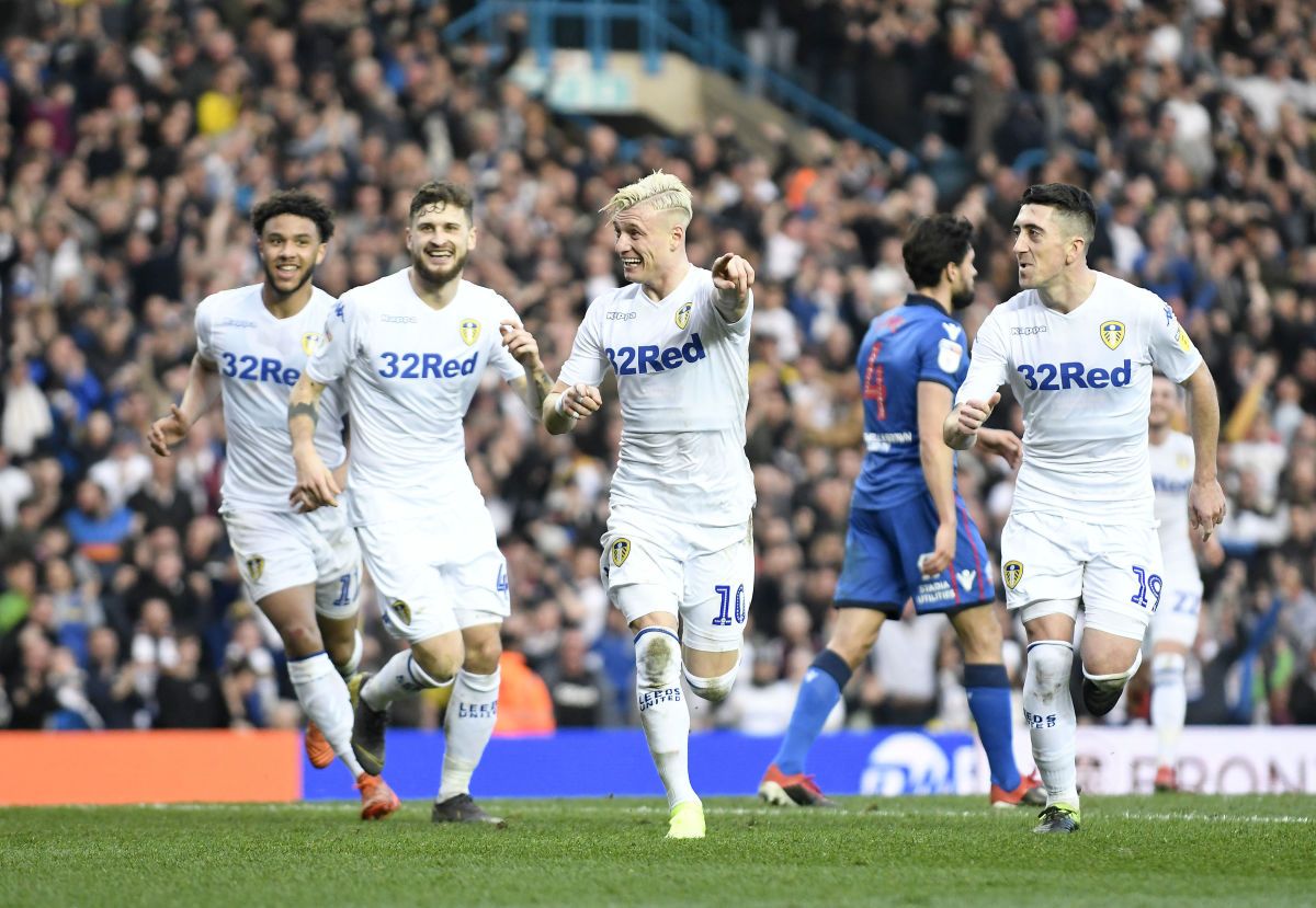 leeds-united-v-bolton-wanderers-sky-bet-championship-5c751a966235b94c48000002.jpg