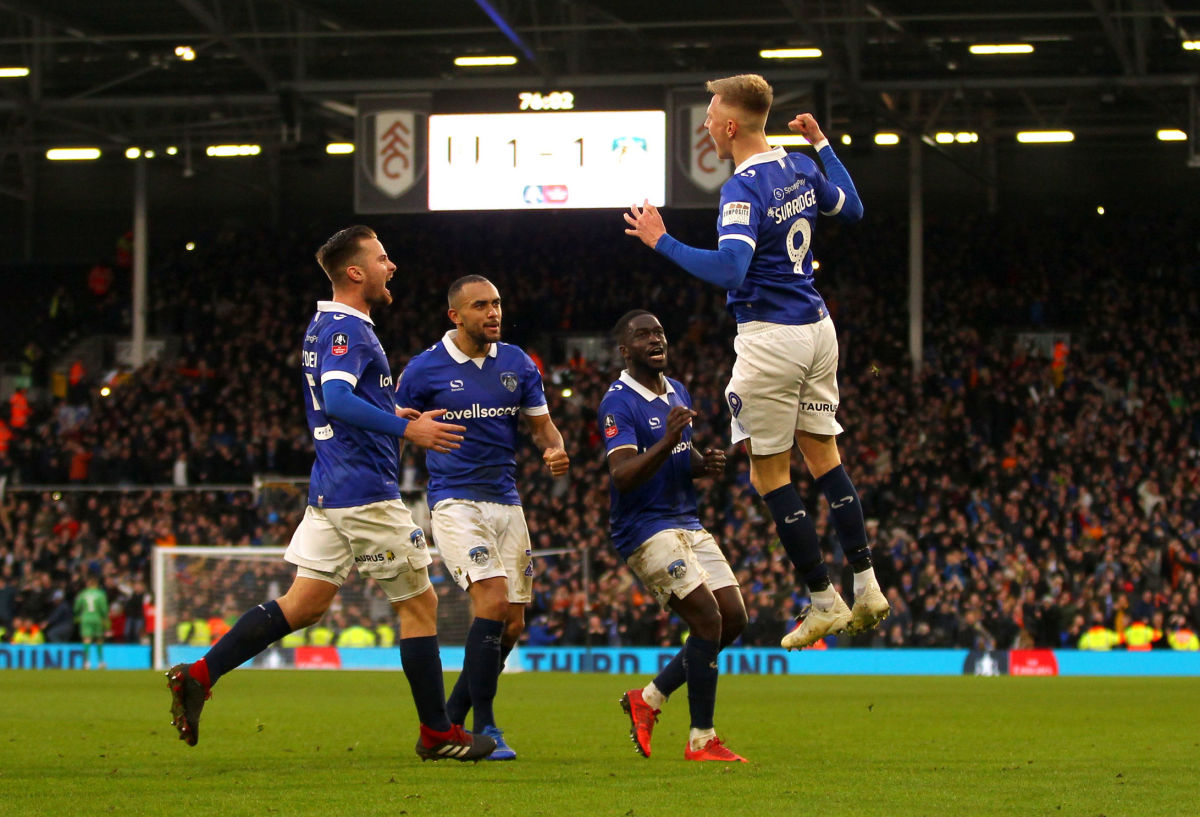fulham-fc-v-oldham-athletic-afc-fa-cup-third-round-5c65be8bb0d66fcec2000001.jpg