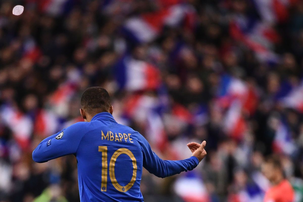 fbl-euro-2020-fra-isl-qualifier-5c9a5b508222d576b2000001.jpg