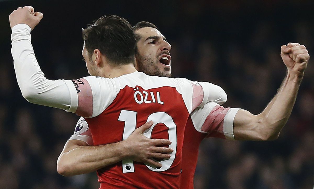 TOPSHOT-FBL-ENG-PR-ARSENAL-BOURNEMOUTH