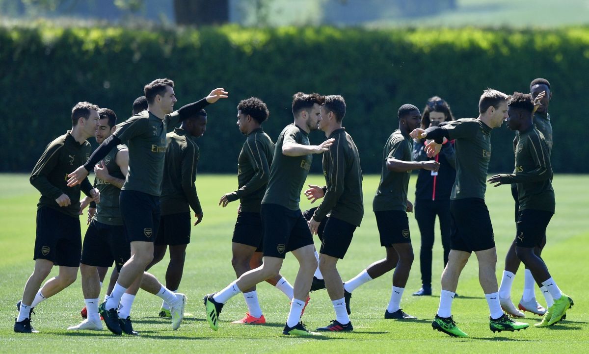 fbl-eur-c3-arsenal-training-5cec1d21c1a33a34a9000002.jpg