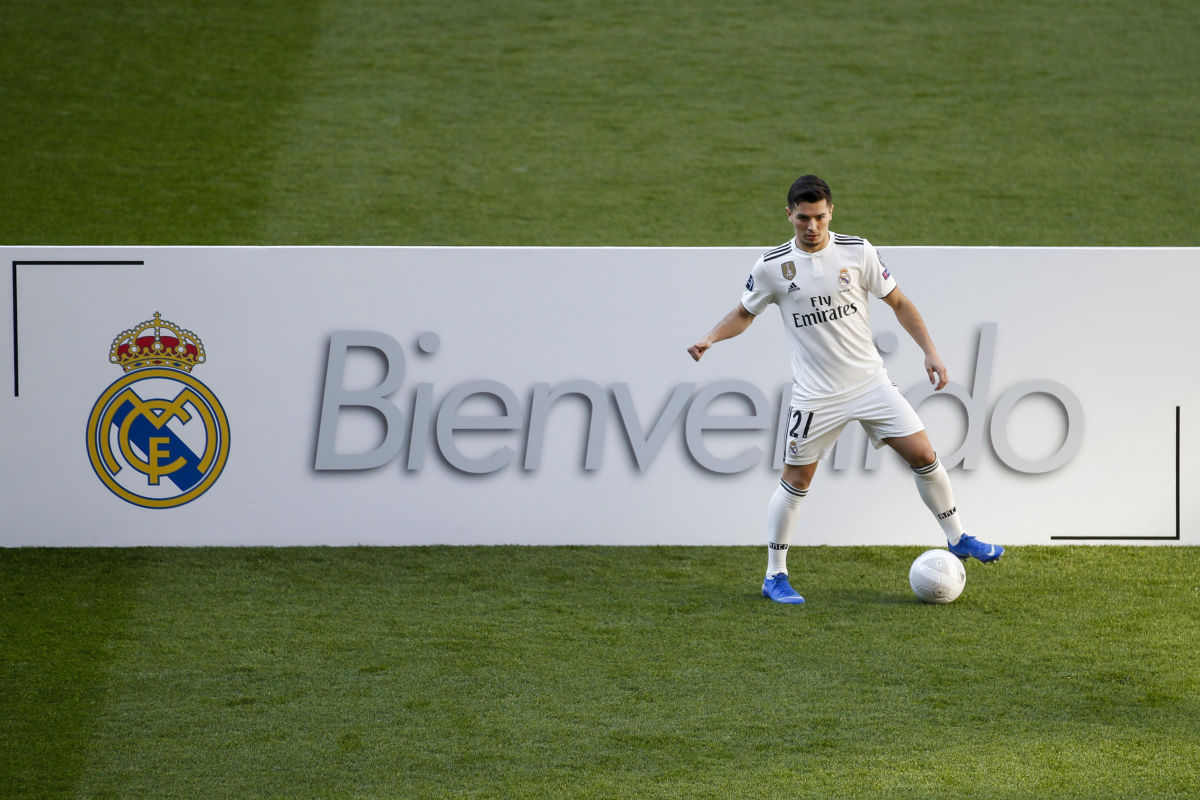 presentation-brahim-diaz-at-real-madrid-5c35ea5c7236025efa000001.jpg
