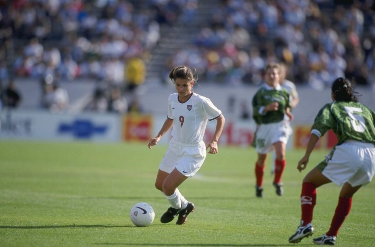 mia-hamm-9-5caf44ba7df23dbd9e000001.jpg