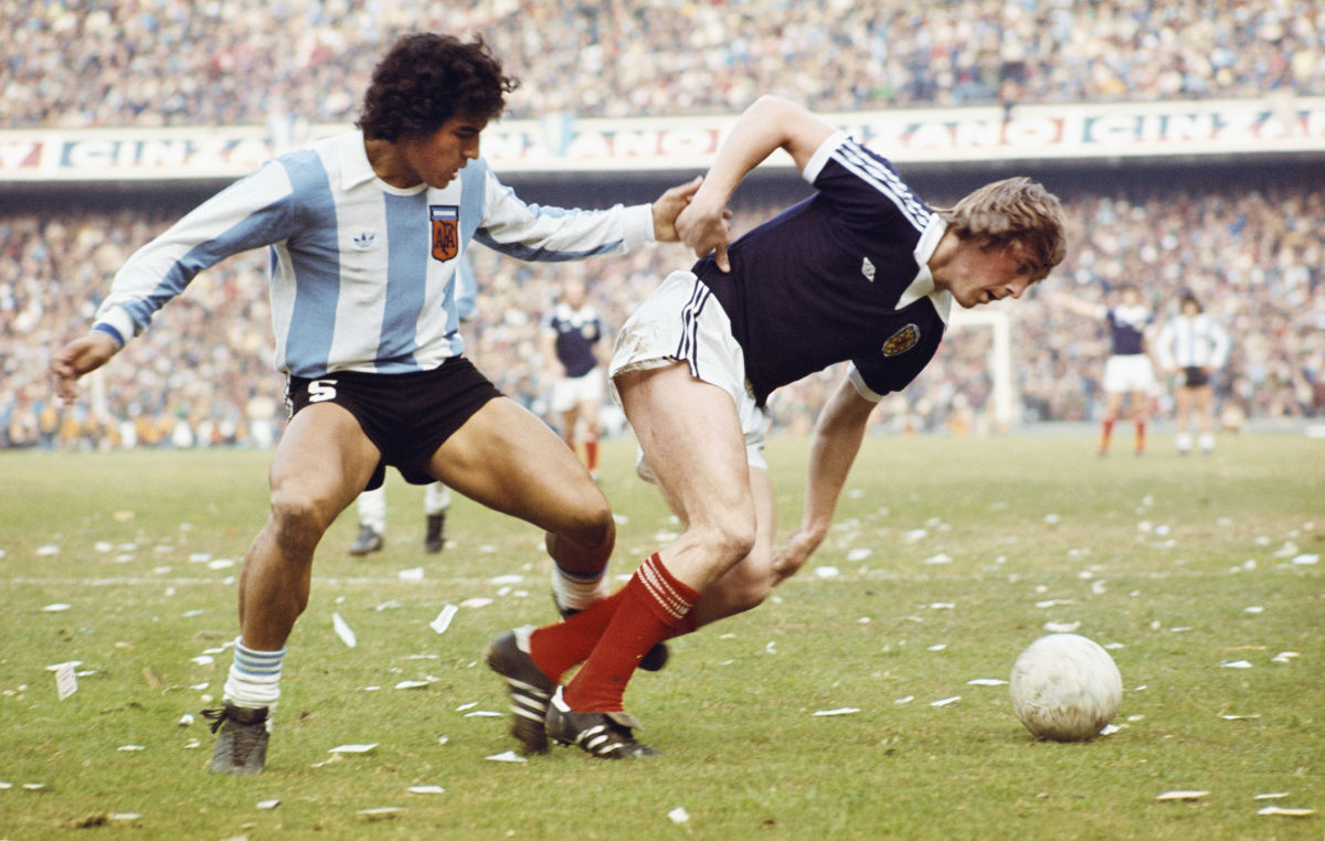 kenny-dalglish-argentina-v-scotland-1977-5d17da35aca4497c31000003.jpg