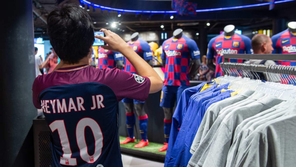 El PSG retira la camiseta de Neymar la tienda oficial Sports Illustrated