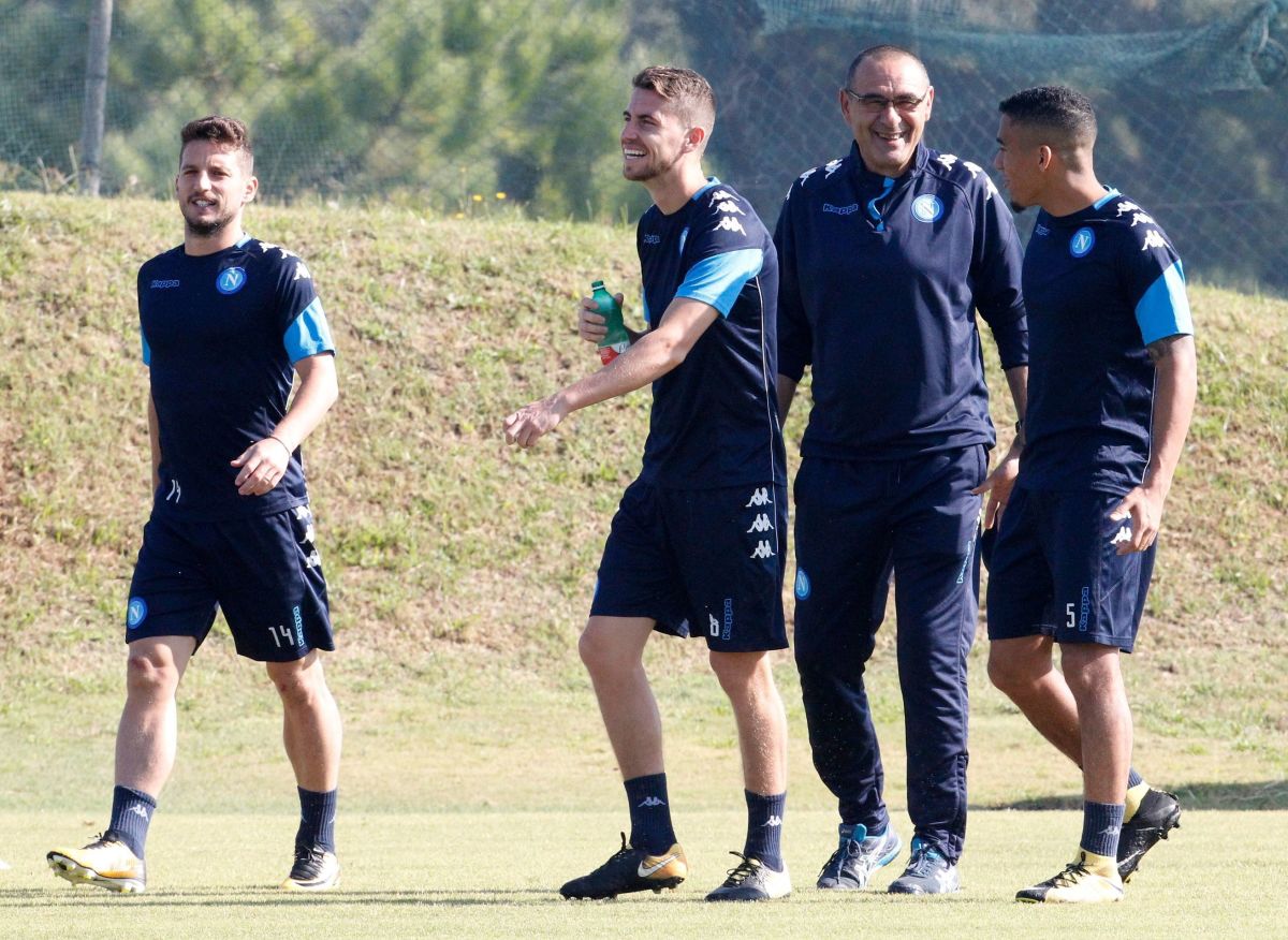 fbl-eur-c1-napoli-training-5c597ec4c2785eb53d000002.jpg