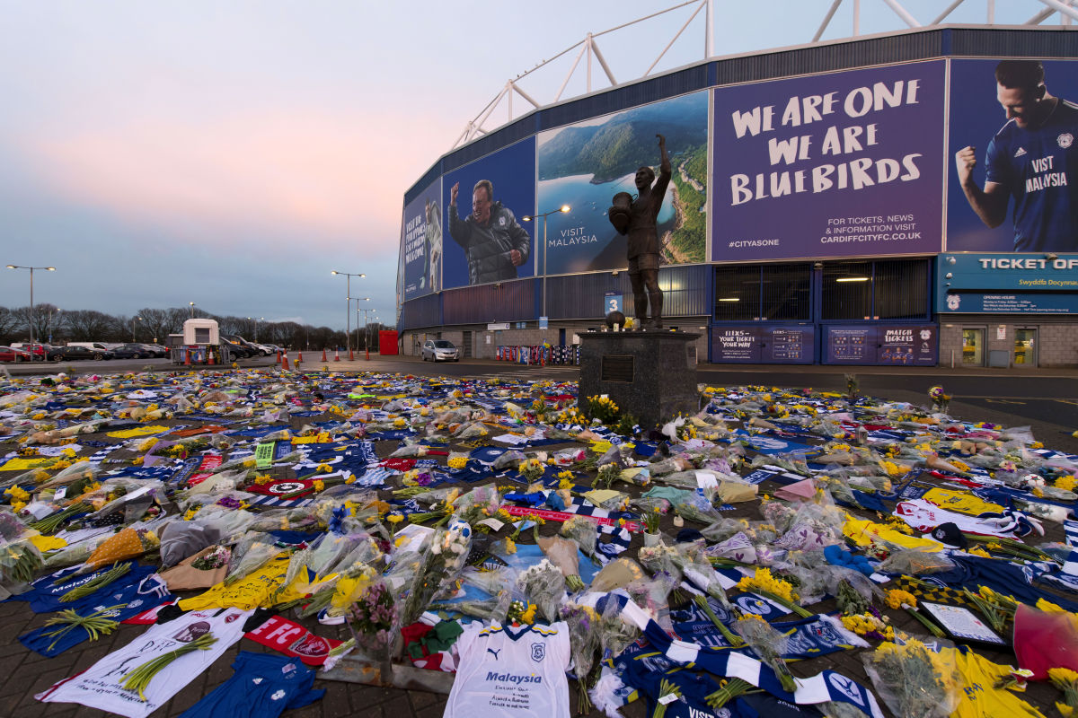 tributes-are-made-to-cardiff-city-s-missing-footballer-5c546ce2e6a8180f79000001.jpg