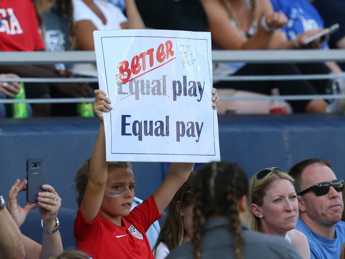 uswnt-equal-pay-inline.jpg