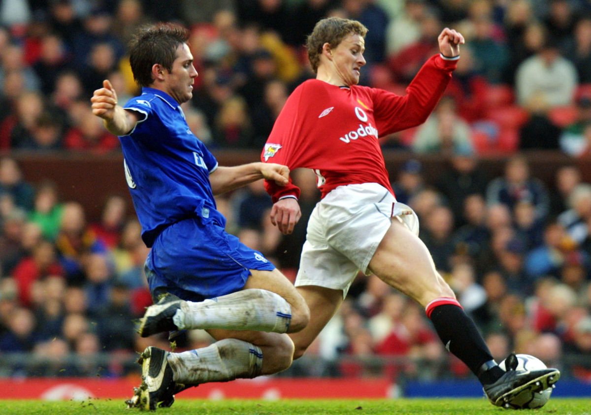 chelsea-s-frank-lampard-l-chases-down-manchester-5c6d44e100b8203965000001.jpg
