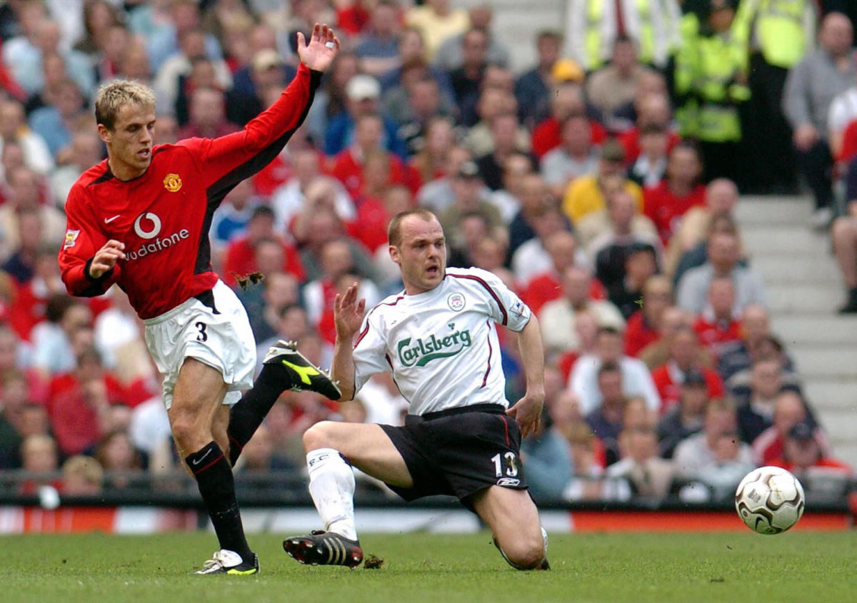manchester-united-s-phil-neville-l-and-5c90bf7f8d49617ace000001.jpg
