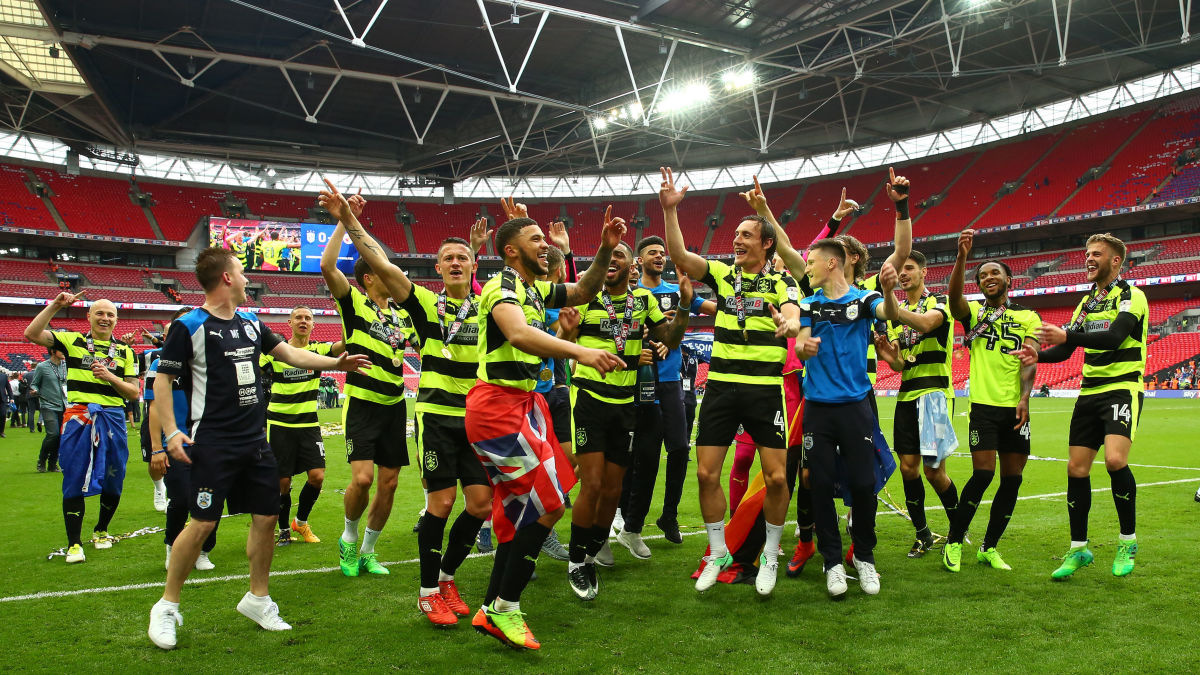 reading-v-huddersfield-town-sky-bet-championship-play-off-final-5c3e3ff557919caf25000001.jpg