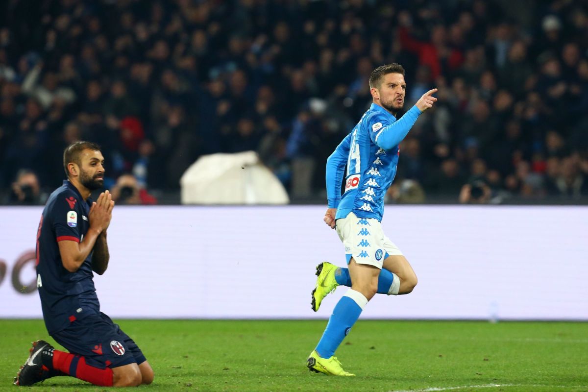 topshot-fbl-ita-seriea-napoli-bologna-5ce80e43b8544d99dd00002a.jpg