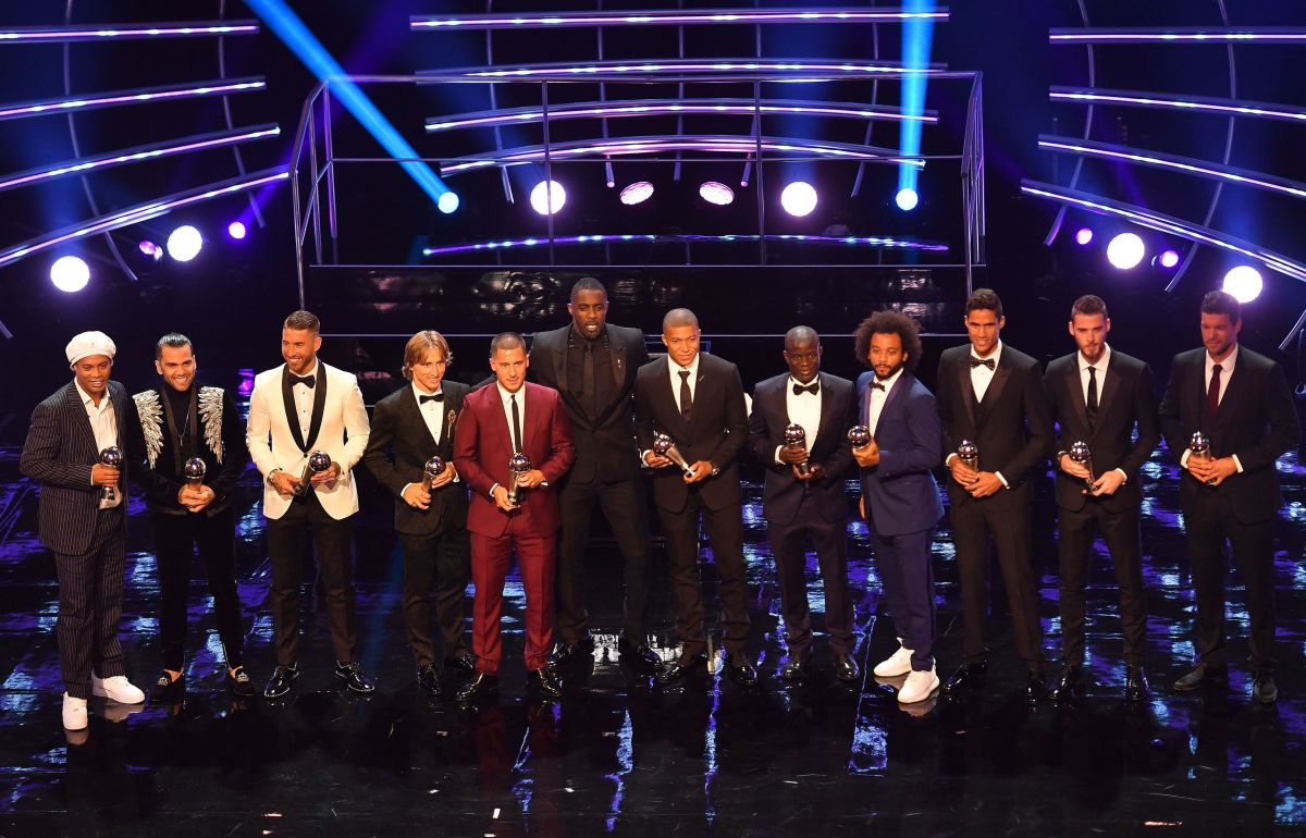 topshot-fbl-fifa-awards-5caf64c67df23d7ec6000001.jpg