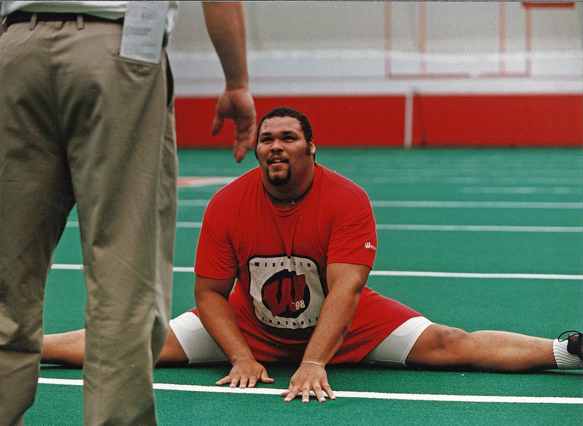 Gibson at Wisconsin's Pro Day in 1999 (he weighed 386 pounds at the combine).