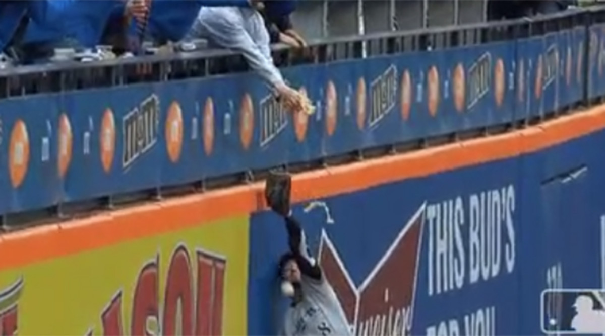 Ryan Braun gets beer shower from Mets fan in outfield (video) Sports