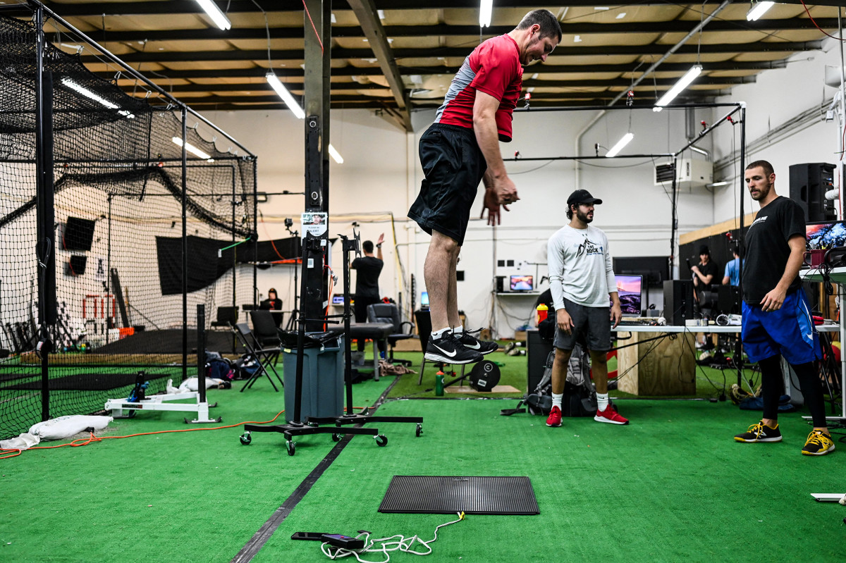 bauer-training-facility-vertical-jump.jpg