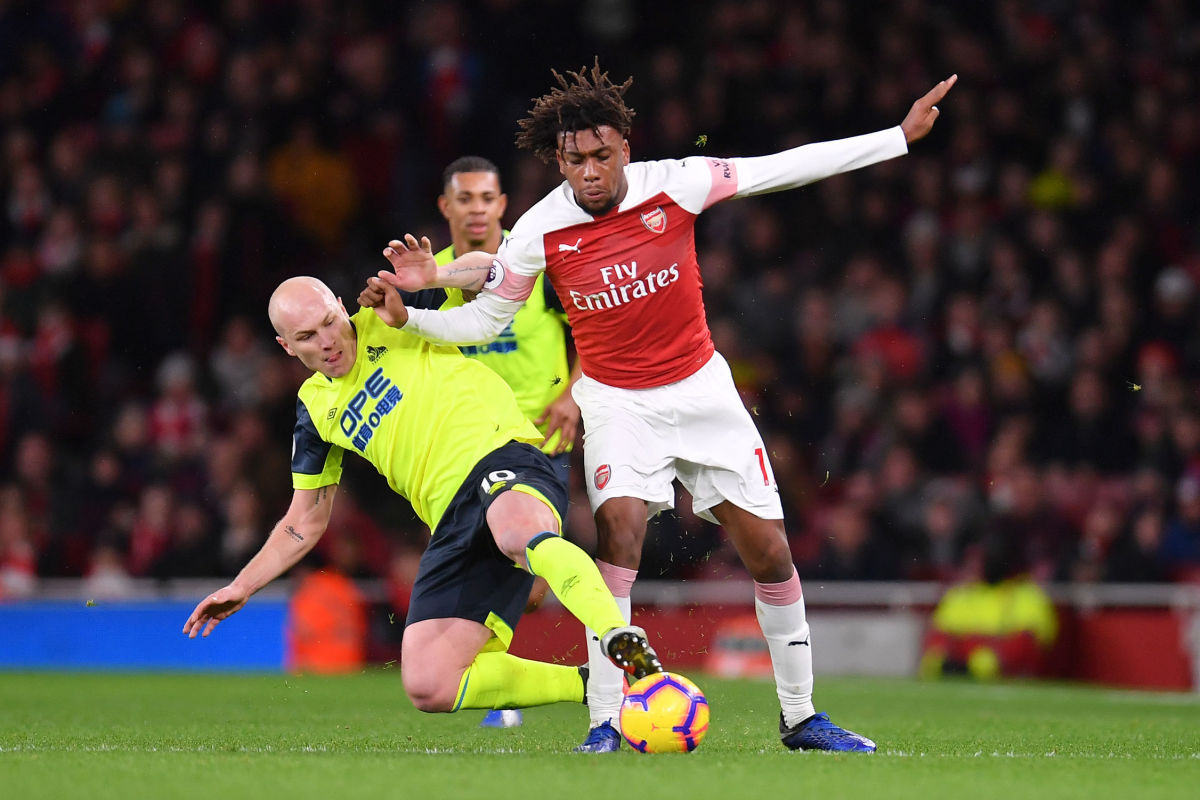 arsenal-fc-v-huddersfield-town-premier-league-5c5b3e4ecaaab56373000001.jpg