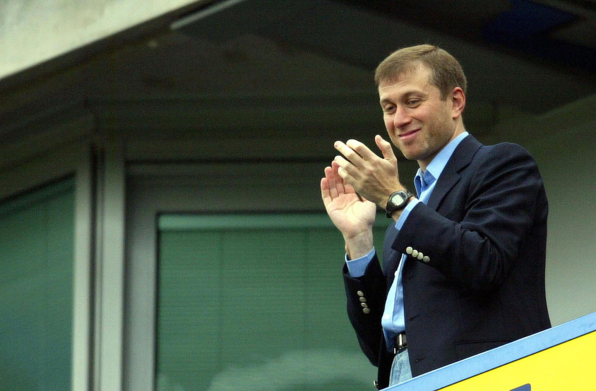 chelsea-s-owner-roman-abramovic-looks-on-5d00ea69f700e6b8f8000001.jpg