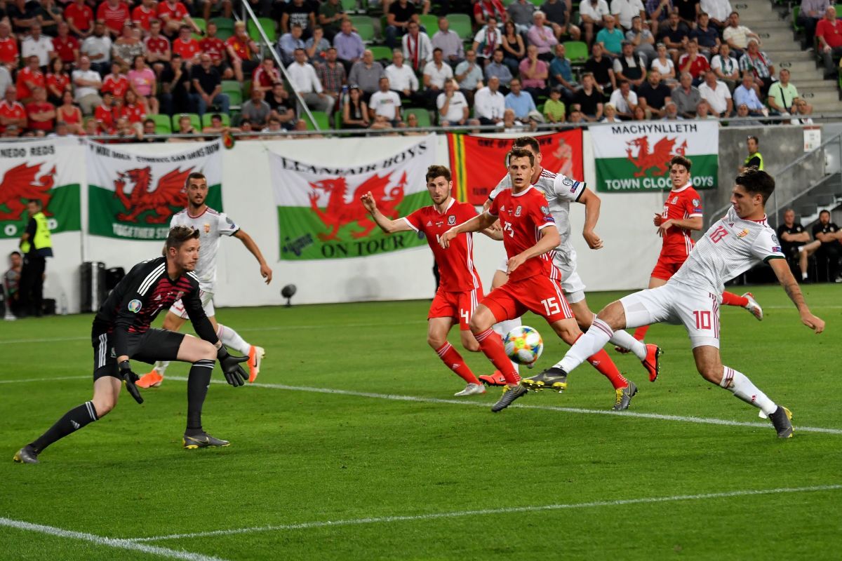 fbl-euro-2020-qualifier-hun-wal-5d0a916587b089689d000001.jpg