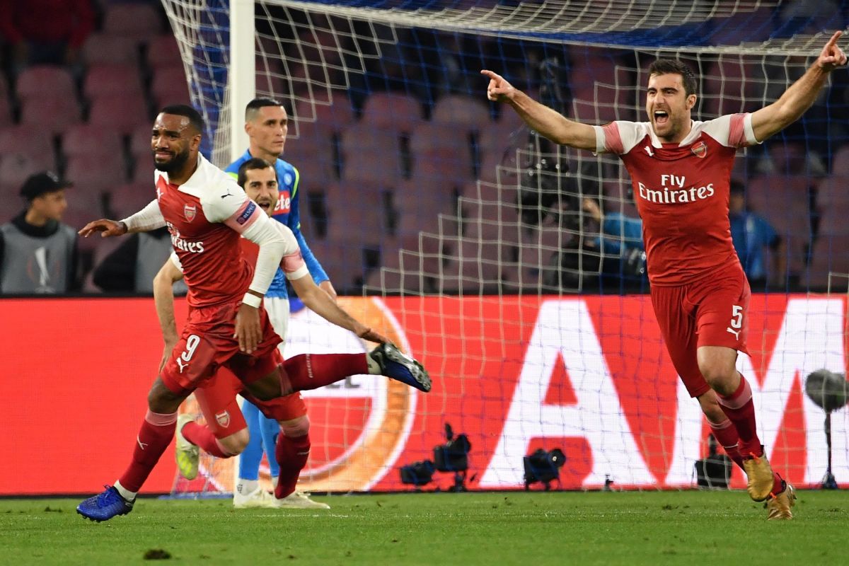fbl-eur-c3-napoli-arsenal-5cbaea64fd3f5309b8000016.jpg