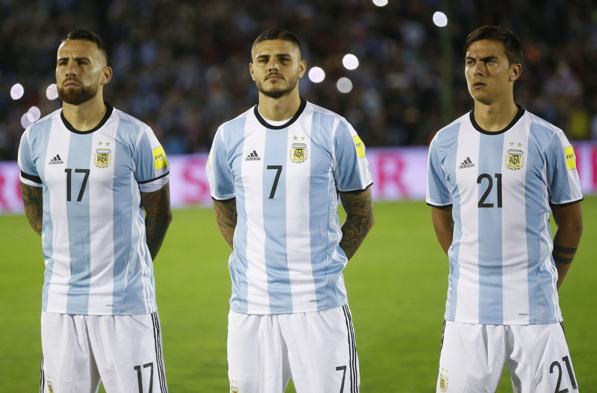 uruguay-v-argentina-fifa-2018-world-cup-qualifiers-5d656a67ac9844f416000007.jpg
