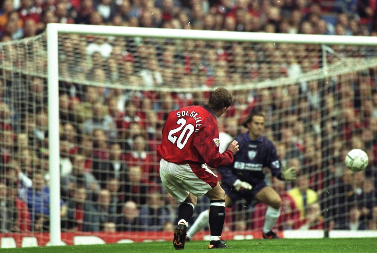 ole-gunnar-solskjaer-of-manchester-united-5c75276366eb37ab2e000001.jpg
