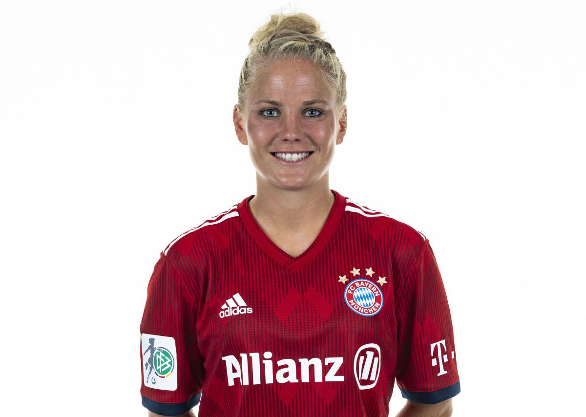 fc-bayern-muenchen-women-s-allianz-frauen-bundesliga-team-presentation-5cee450b86faeb1944000001.jpg