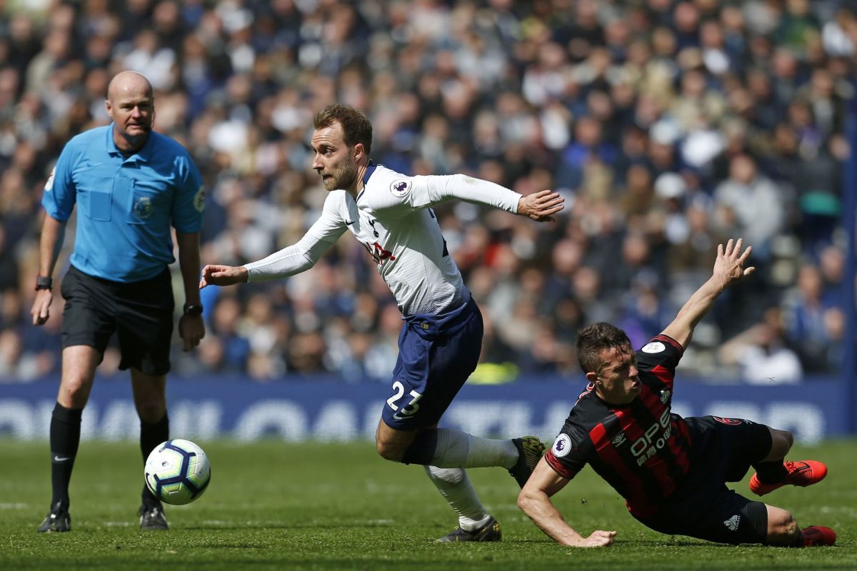 fbl-eng-pr-tottenham-huddersfield-5cb2022910a156d94c000003.jpg