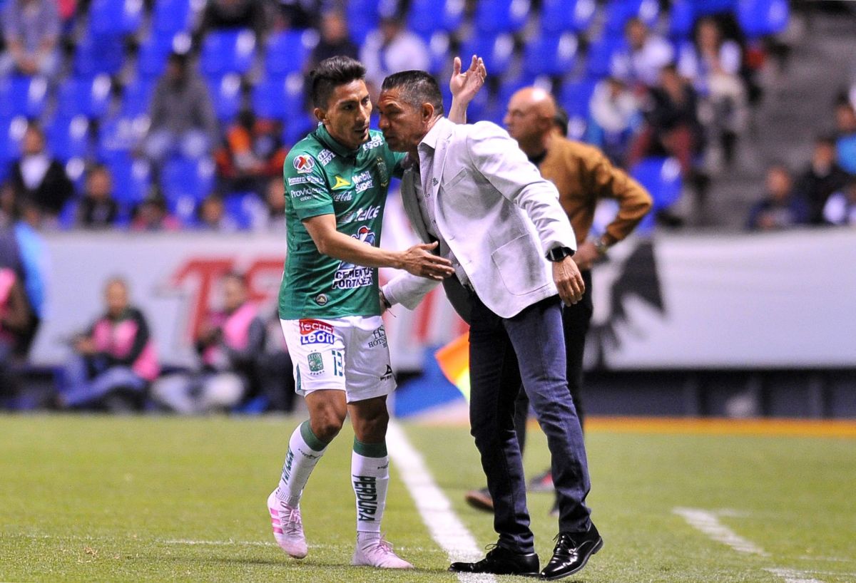 fbl-mex-puebla-leon-5cb2bddc10a15650cd000001.jpg