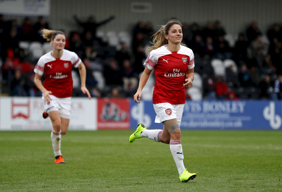 Danielle Van De Donk,Dominique Bloodworth